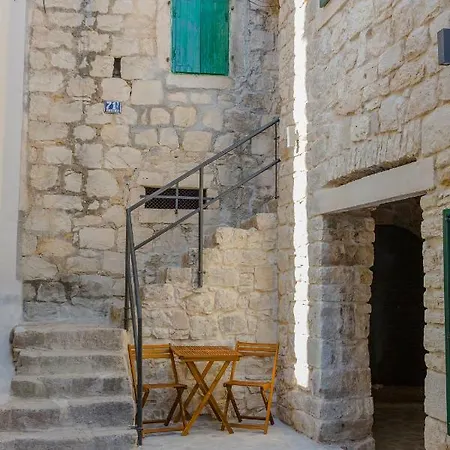 Luxury Studio Petra In 400 Year Old Stone House Apartamento *