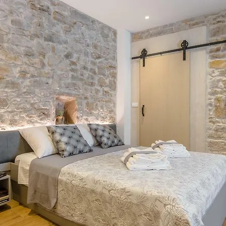 Apartment Luxury Studio Petra In 400 Year Old Stone House *