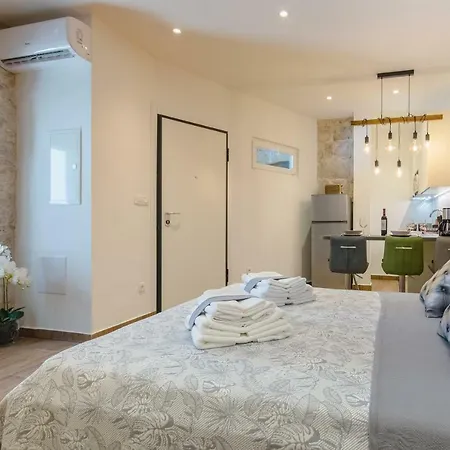 Luxury Studio Petra In 400 Year Old Stone House *