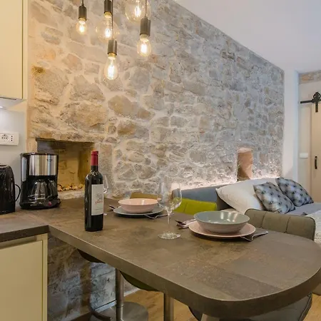Luxury Studio Petra In 400 Year Old Stone House