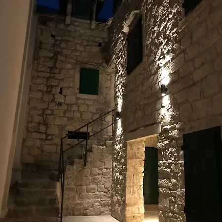 Luxury Studio Petra In 400 Year Old Stone House