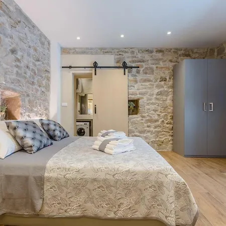 Luxury Studio Petra In 400 Year Old Stone House *