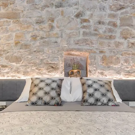 Apartman Luxury Studio Petra In 400 Year Old Stone House *