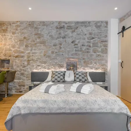 Apartman Luxury Studio Petra In 400 Year Old Stone House *